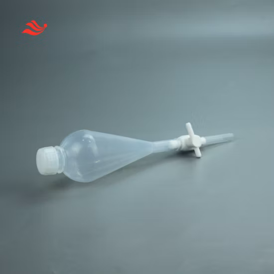Entonnoir de séparation FEP de 125 ml ajoutant des échantillons correspondants à l'unité de distillation de fluorure d'hydrogène